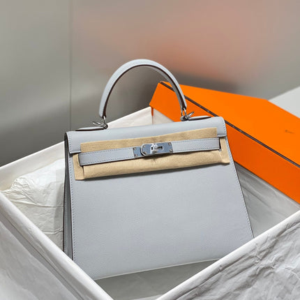 KELLY 28CM IN GRIS PERLE EPSOM CALFSKIN PALLADIUM HARDWARE