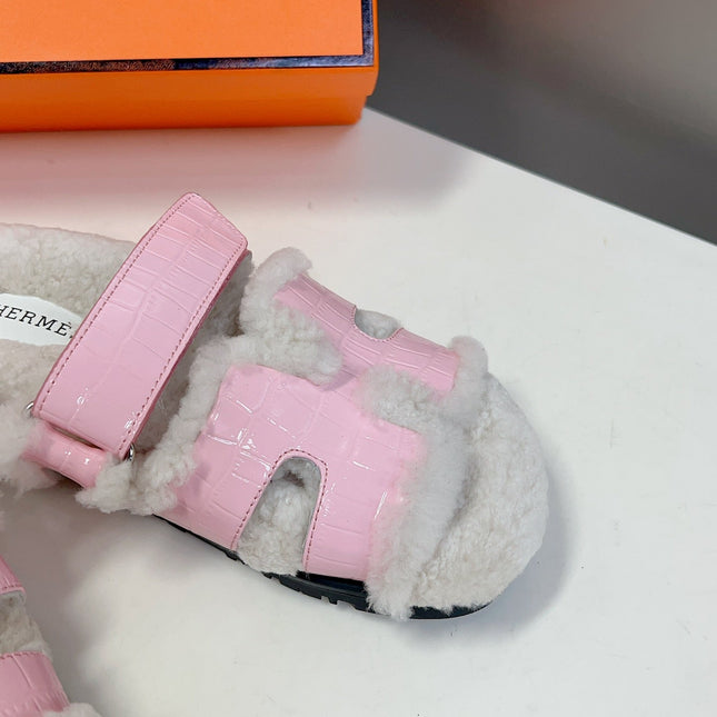 HM 26S SANDAL IN BEIGE WOOL AND LIGHT PINK CROCODILE PRINTED LEATHER