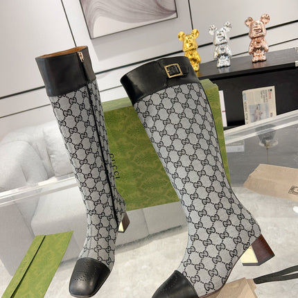 GG KNEE BOOTS IN LIGHT GRAY MONOGRAM CANVAS AND BLACK GLOSSY SHEEPSKIN