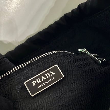 SMALL DRAWSTRING BAG 23 IN BLACK RE-NYLON