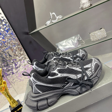 3XL SNEAKER IN BLACK MIX WHITE MESH AND POLYURETHANE