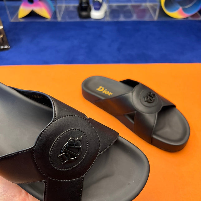 CD CIRCLE SLIPPER BLACK CALFSKIN