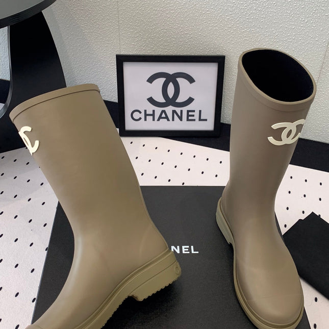 CC RAINBOOT CHANEL DARK BEIGE