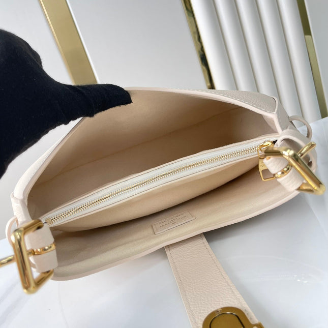 LOW KEY SHOULDER BAG 26 IN QUARTZ GRAINED CALFSKIN GOLD BUCKLE