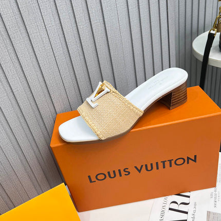 LV 26S CAPRI HIGH-HEELED MULES IN WHITE CALFSKIN AND BEIGE RAFFIA