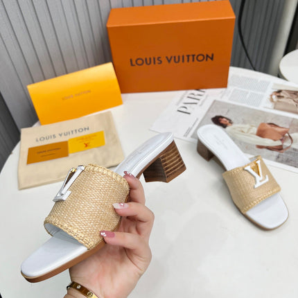 LV 26S CAPRI HIGH-HEELED MULES IN WHITE CALFSKIN AND BEIGE RAFFIA