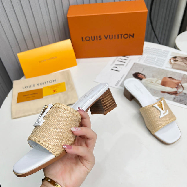 LV 26S CAPRI HIGH-HEELED MULES IN WHITE CALFSKIN AND BEIGE RAFFIA