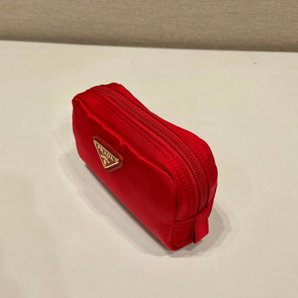 CLUTCH 12 IN PASSION RED RE-NYLON