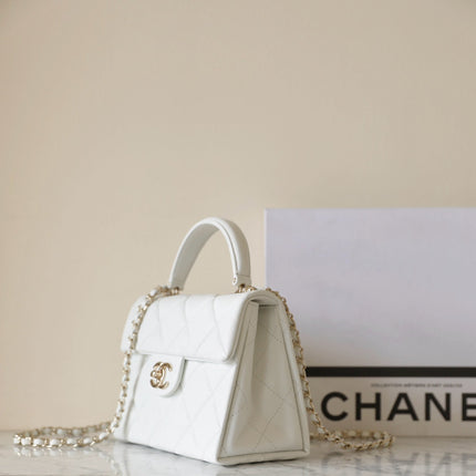 CHANEL 25S FLAP BAG 21 CM IN WHITE LAMBSKIN WITH GOLD HARDWARE