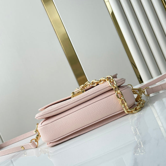 POCHETTE MÉTIS EAST WEST 21 IN PINK OPALE MONOGRAM ECLIPSE CANVAS GOLD BUCKLE