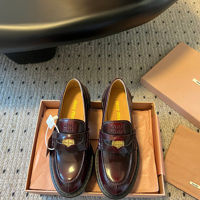 MIUMIU 26S PENNY LOAFERS IN BURGUNDY BROWN SHINY CALFSKIN