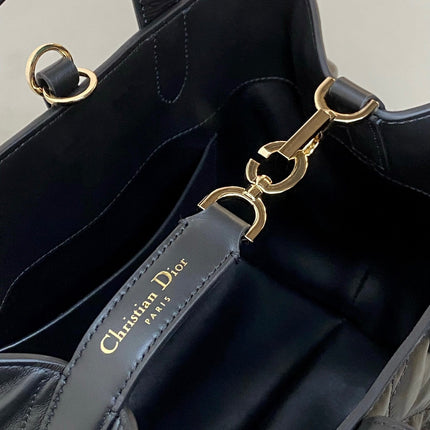 MEDIUM TOUJOURS BUCKET BAG 22 IN BLACK CANNAGE CALFSKIN