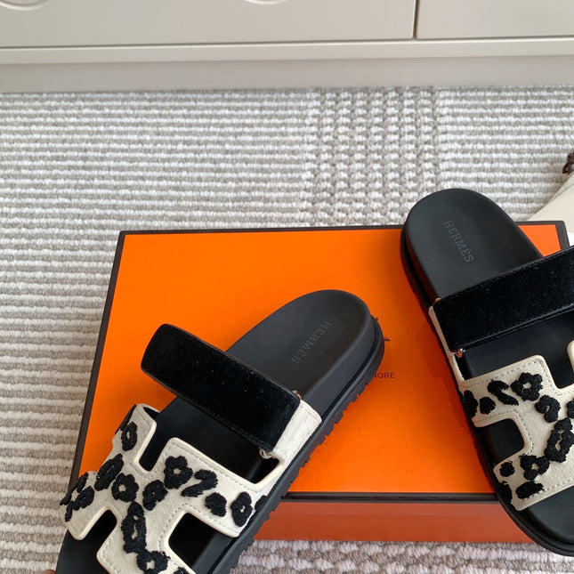 HM 26S CHYPRE SANDALS IN WHITE MIX BLACK SUEDE WITH EMBROIDERED PATTERN STRAP