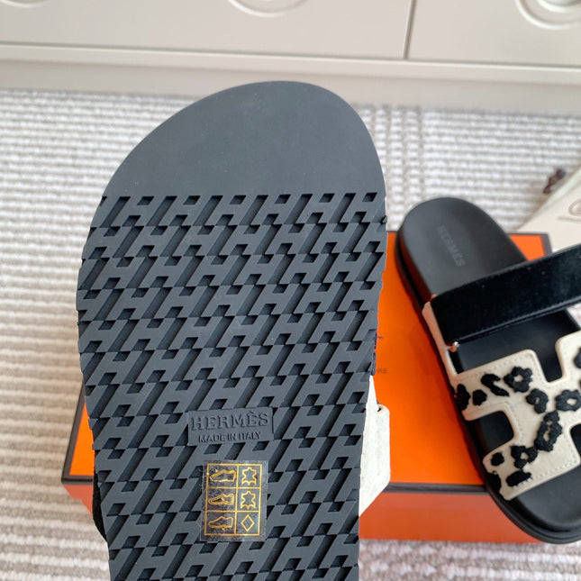 HM 26S CHYPRE SANDALS IN WHITE MIX BLACK SUEDE WITH EMBROIDERED PATTERN STRAP