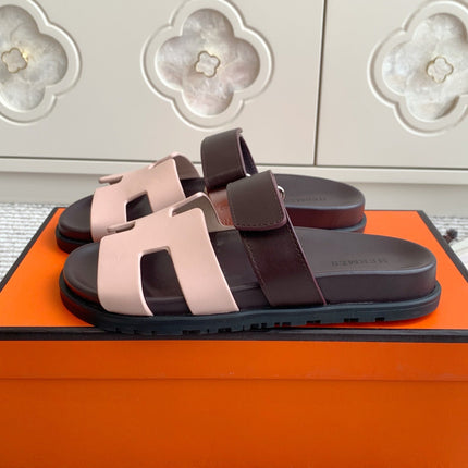 HM 26S CHYPRE SANDAL IN LIGHT PINK AND DARK RED CALFSKIN