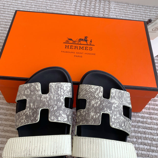 HM 26S CHYPRE SANDALS IN IVORY WHITE CALFSKIN WITH PRINTED CALFSKIN STRAP