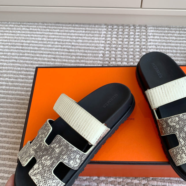 HM 26S CHYPRE SANDALS IN IVORY WHITE CALFSKIN WITH PRINTED CALFSKIN STRAP