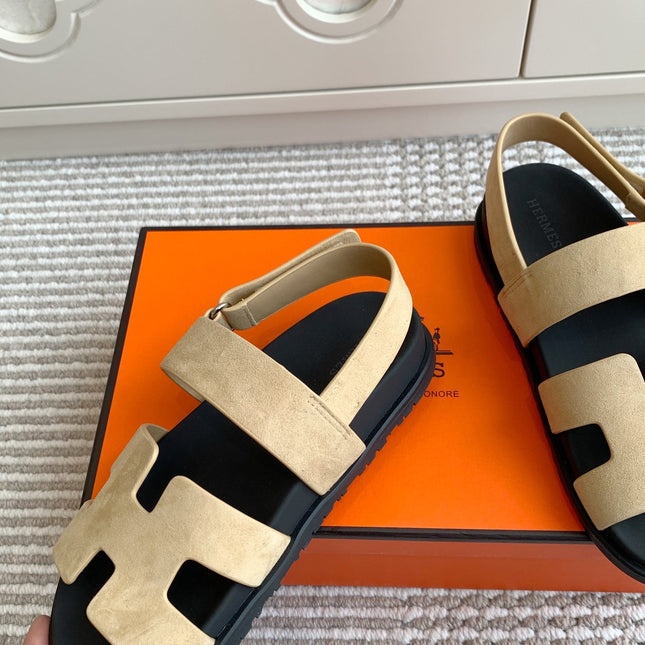 HM 26S CHYPRE SANDAL WITH BACK STRAP IN BEIGE SUEDE
