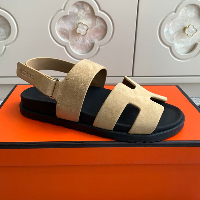 HM 26S CHYPRE SANDAL WITH BACK STRAP IN BEIGE SUEDE