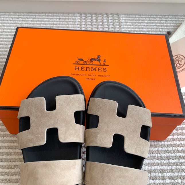 HM 26S CHYPRE SANDAL WITH BACK STRAP IN TAUPE BEIGE SUEDE