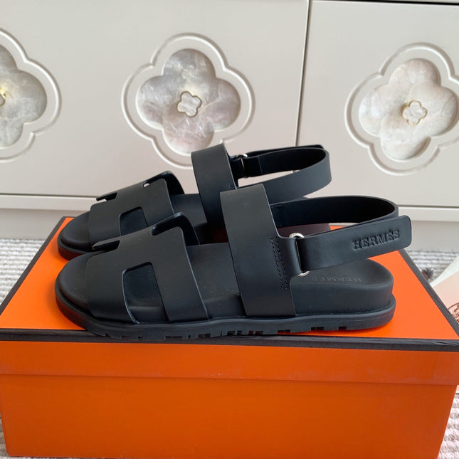 HM 26S CHYPRE SANDAL WITH BACK STRAP IN BLACK CALFSKIN