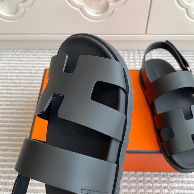 HM 26S CHYPRE SANDAL WITH BACK STRAP IN BLACK CALFSKIN