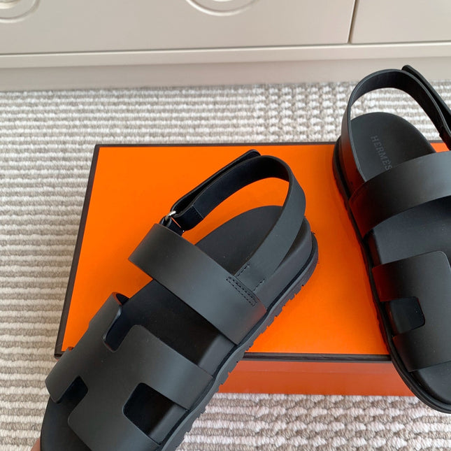 HM 26S CHYPRE SANDAL WITH BACK STRAP IN BLACK CALFSKIN