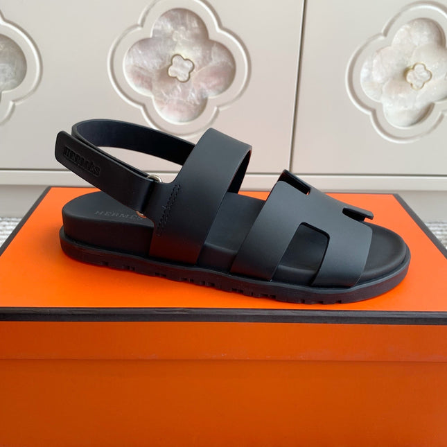 HM 26S CHYPRE SANDAL WITH BACK STRAP IN BLACK CALFSKIN