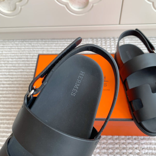 HM 26S CHYPRE SANDAL WITH BACK STRAP IN BLACK CALFSKIN