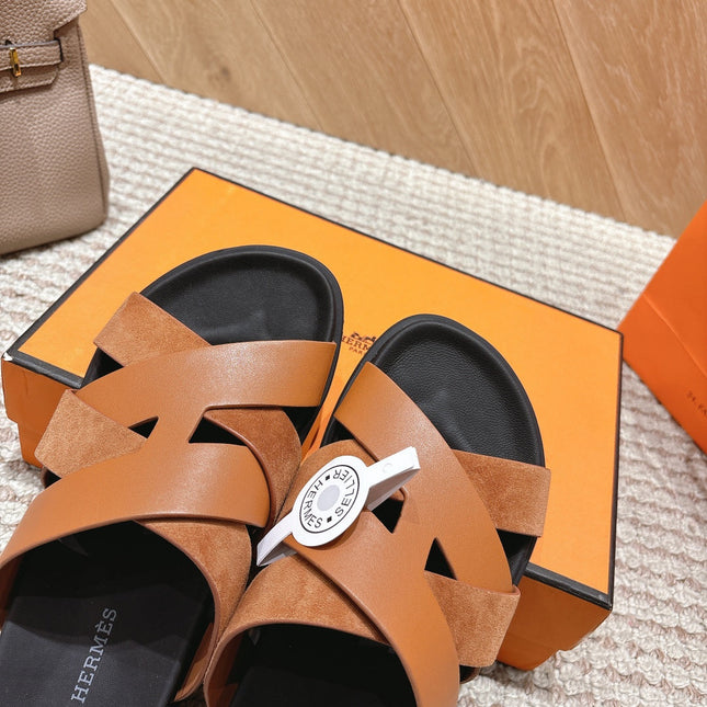 HM 26S CROSS-STRAP SLIDE SANDALS IN CARAMEL BROWN CALFSKIN AND SUEDE