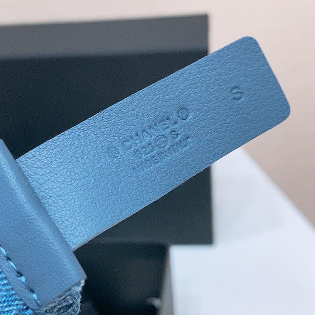 DOUBLE C ELASTIC BELT 30MM IN BLUE DENIM GOLD BUCKLE EMBOSSED CRYSTAL