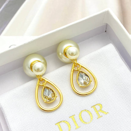 CD 26S PEARL TEARDROP CRYSTAL DOUBLE STUD EARRINGS IN GOLD METAL 631769