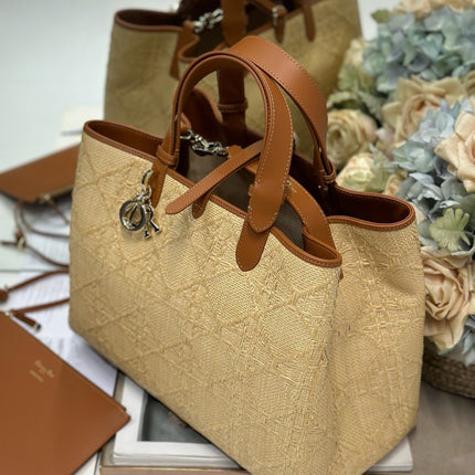 DIOR 26S TOUJOURS BAG 37 IN BROWN AND BEIGE RAFFIA