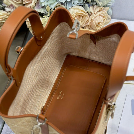 DIOR 26S TOUJOURS BAG 37 IN BROWN AND BEIGE RAFFIA