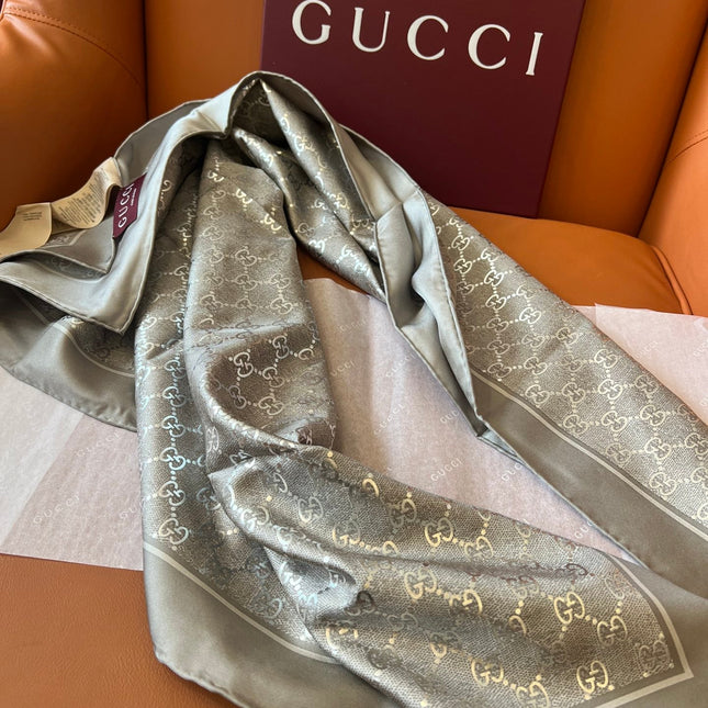 GUCCI 25S SCARF 90 IN SILK 697668
