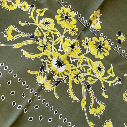 GUCCI 26S SCARF 90 IN SILK 816292
