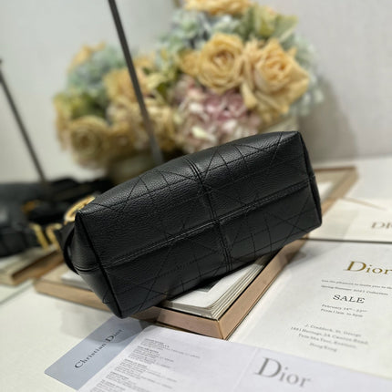 DIOR 26S VOYAGE BAG 22 IN BLACK CALFSKIN