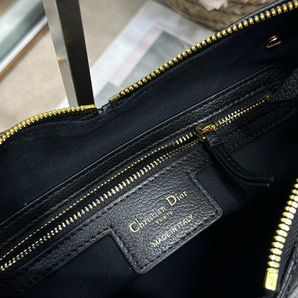 DIOR 26S VOYAGE BAG 22 IN BLACK CALFSKIN
