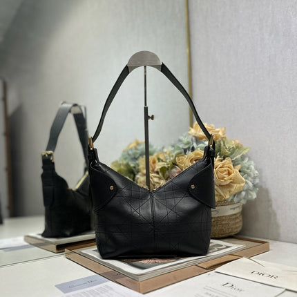 DIOR 26S VOYAGE BAG 22 IN BLACK CALFSKIN