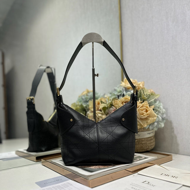DIOR 26S VOYAGE BAG 22 IN BLACK CALFSKIN