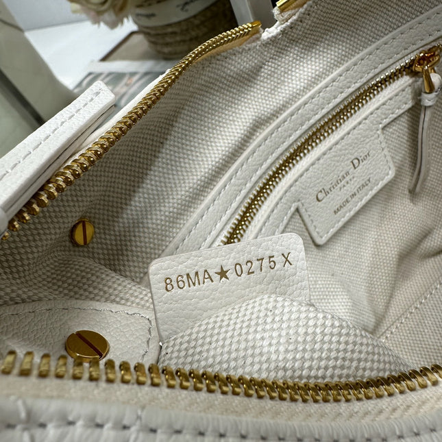 DIOR 26S VOYAGE BAG 22 IN CREAM WHITE CALFSKIN
