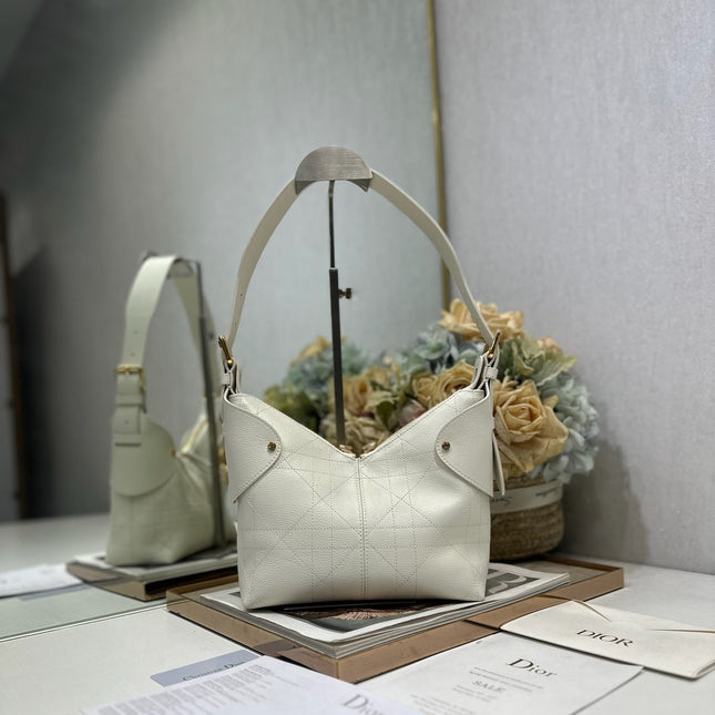 DIOR 26S VOYAGE BAG 22 IN CREAM WHITE CALFSKIN