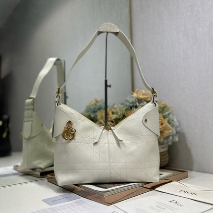 DIOR 26S VOYAGE BAG 28 IN CREAM WHITE CALFSKIN