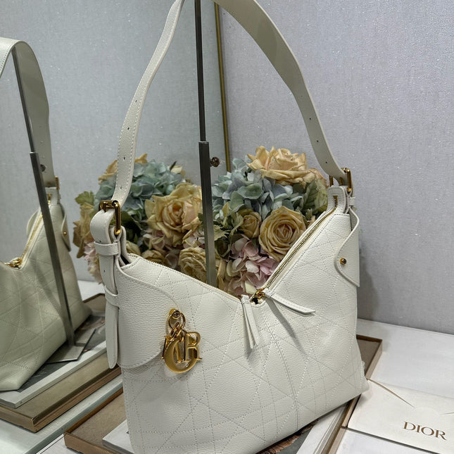 DIOR 26S VOYAGE BAG 28 IN CREAM WHITE CALFSKIN