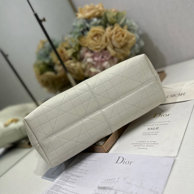 DIOR 26S VOYAGE BAG 28 IN CREAM WHITE CALFSKIN