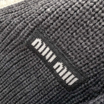 MIUMIU CARDIGAN STYLE 637