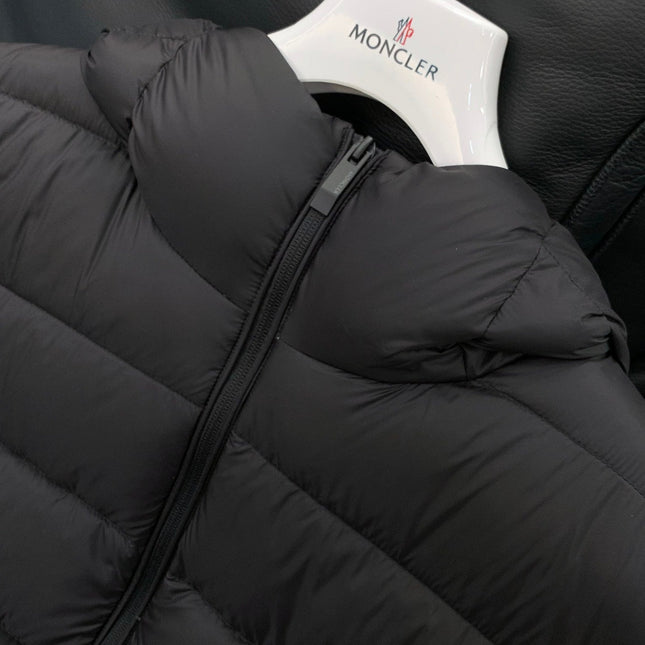 MONCLER 25S DOWN JACKET 300