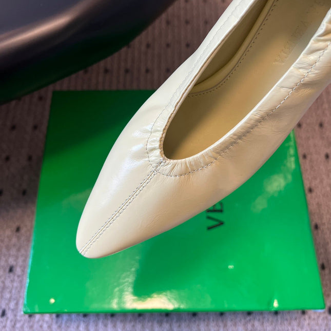BOTTEGA VENETA 26S HIGH HEELS 40 MM IN CREAM WHITE CALFSKIN