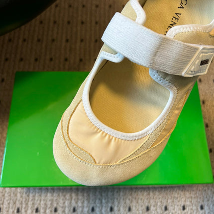BOTTEGA VENETA 26S MARY JANE SNEAKER IN BEIGE SUEDE AND FABRIC