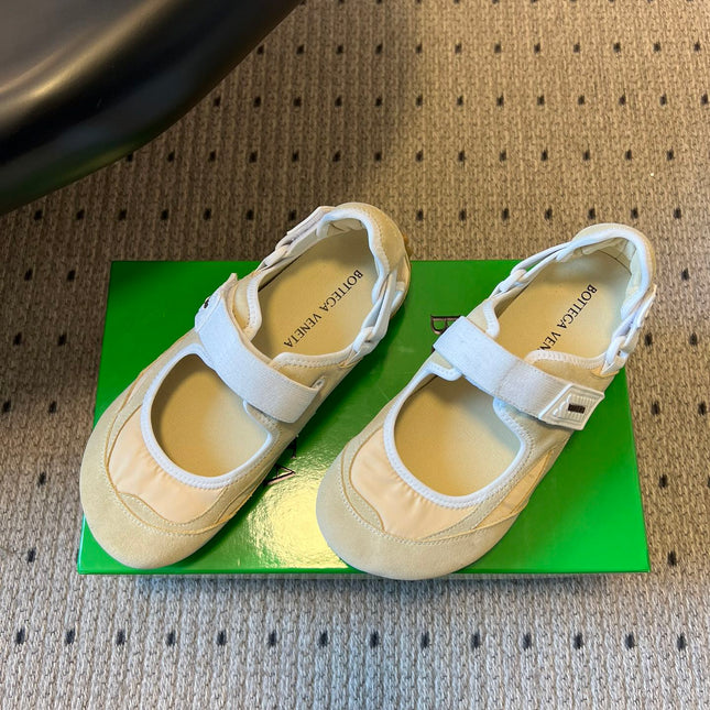 BOTTEGA VENETA 26S MARY JANE SNEAKER IN BEIGE SUEDE AND FABRIC